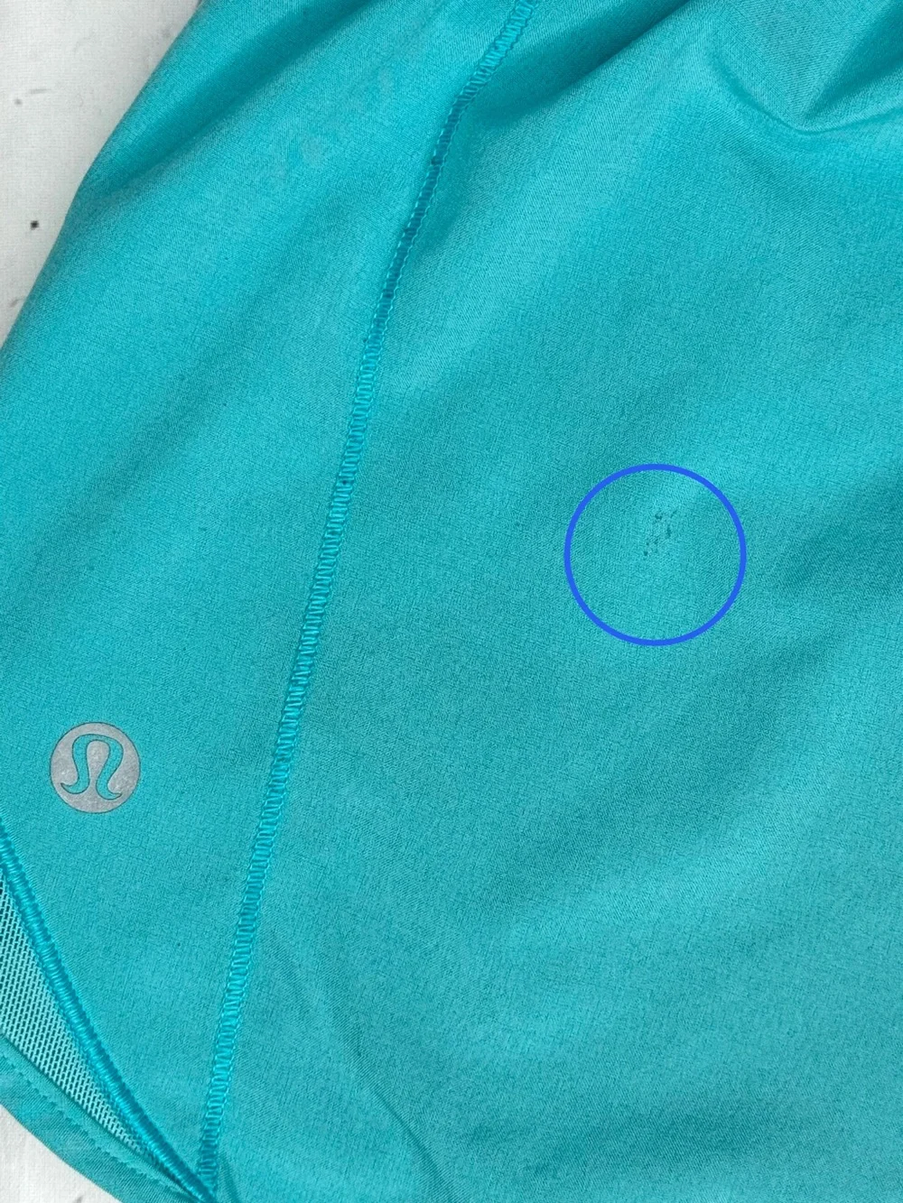 Lululemon Womens Hotty Hot Low Rise Lined Shorts 4” Size 2 Turquoise Running Gym